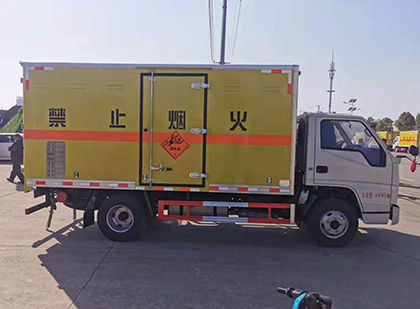 伽师爆破器材运输车