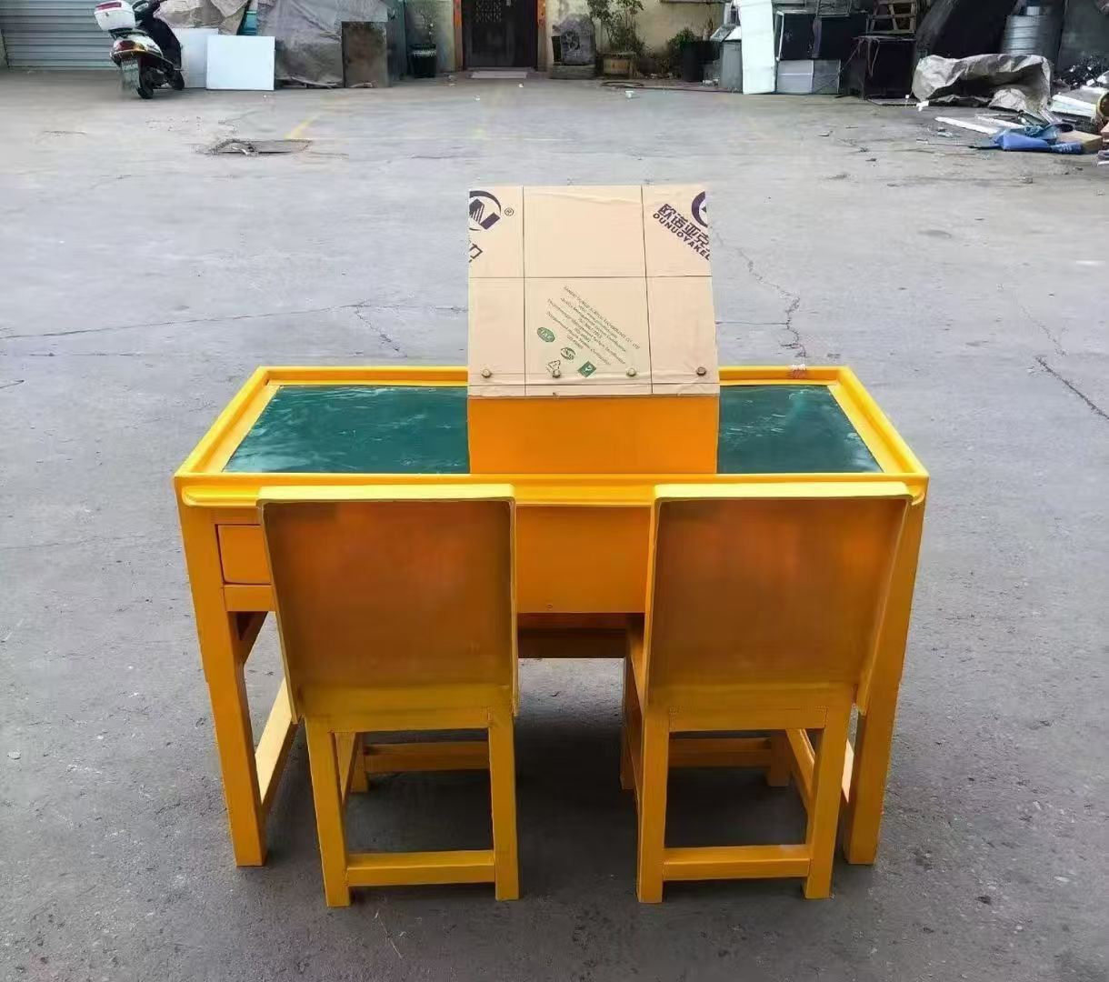 伽师防静电导通桌井下煤矿火工品发放桌：危险品流转的安全守护者